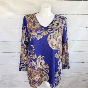 NWT B.L.E.U Floral Geometric Swirl V Neck Top